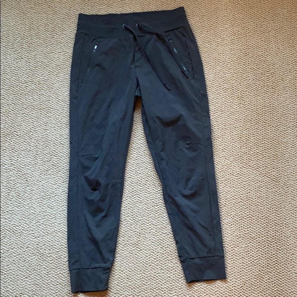 Athleta Trekkie North Jogger, Sz 6, Olive